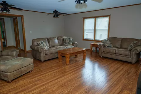 Living - 1910 Fulton St, Peru, IL 61354 photo 1 of 4