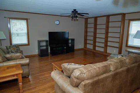 Living - 1910 Fulton St, Peru, IL 61354 photo 3 of 4