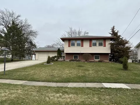 2 S145 Valley Rd, Lombard, IL 60148