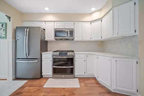 Kitchen - 5 Clearbook Ct, Bloomington, IL 61704 photo 3 of 3
