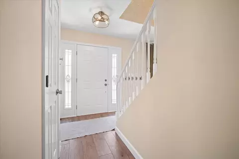 Entry Way - 5 Clearbook Ct, Bloomington, IL 61704 photo 3 of 12