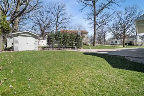 Exterior - 5 Clearbook Ct, Bloomington, IL 61704 photo 8 of 8
