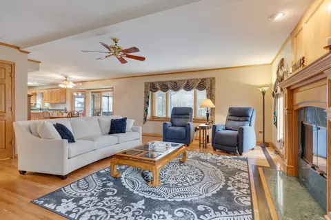 Living - 1850 Harvard Ln, New Lenox, IL 60451 photo 2 of 6