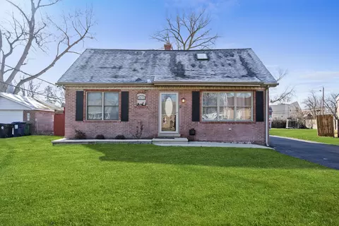 7811 Suburban Ln, Bridgeview, IL 60455