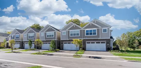 3 S502 Lambe Ln, Warrenville, IL 60555