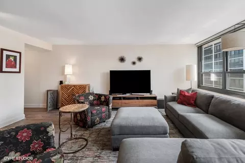 Living - 33 E Cedar St #19D, Chicago, IL 60611 photo 4 of 5