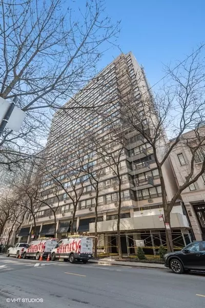 33 E Cedar St #19D, Chicago, IL 60611