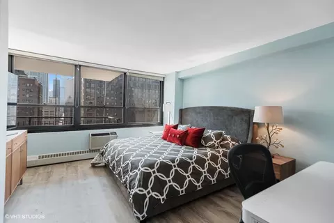 Bedroom - 33 E Cedar St #19D, Chicago, IL 60611 photo 1 of 1