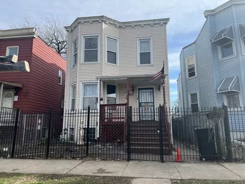 4847 W Potomac Ave, Chicago, IL 60651