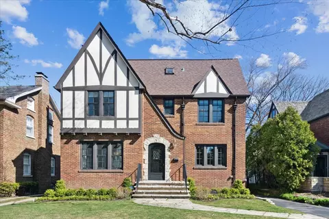 2006 Kenilworth Ave, Wilmette, IL 60091