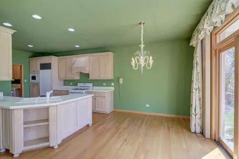 Kitchen - 6436 Emerald Ct, Willowbrook, IL 60527 photo 1 of 6