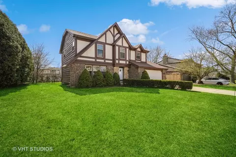 3625 Russett Ln, Northbrook, IL 60062