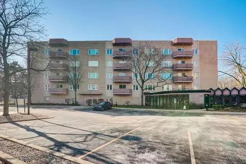 6401 Lincoln Ave #207, Morton Grove, IL 60053