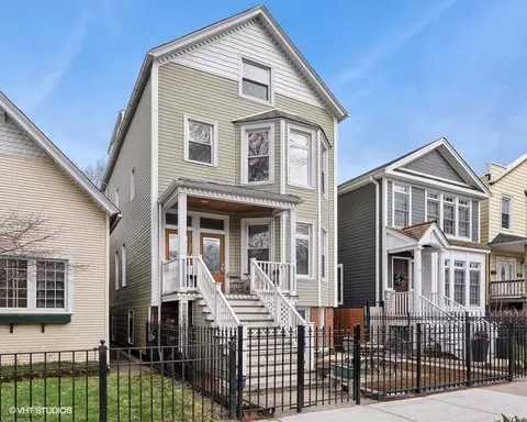 1828 W Henderson St, Chicago, IL 60657