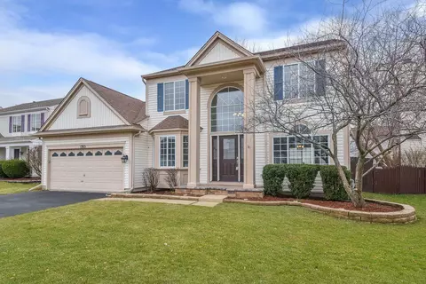 1383 W Braymore Cir, Naperville, IL 60564