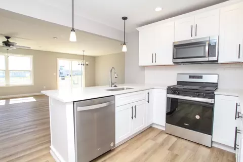 Kitchen - 505 Wild Turkey Ln, Normal, IL 61761 photo 4 of 5