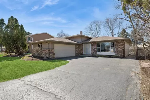 1292 N Linden Ave, Palatine, IL 60074