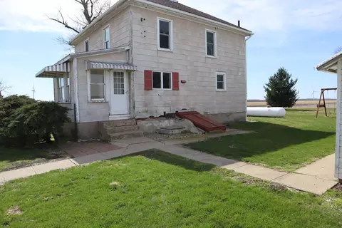 Exterior - 203 Eakle Rd, Harmon, IL 61042 photo 5 of 6