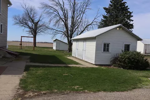 Exterior - 203 Eakle Rd, Harmon, IL 61042 photo 2 of 6