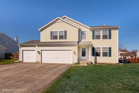 320 Century Dr, Hampshire, IL 60140