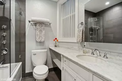 21 Elm St #1C, Chicago, IL 60611 photo 31