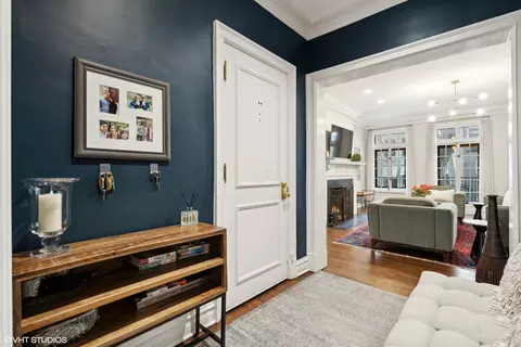 21 Elm St #1C, Chicago, IL 60611 photo 4
