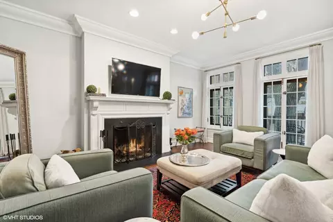 21 Elm St #1C, Chicago, IL 60611 photo 8