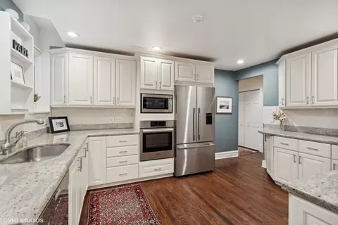 21 Elm St #1C, Chicago, IL 60611 photo 19