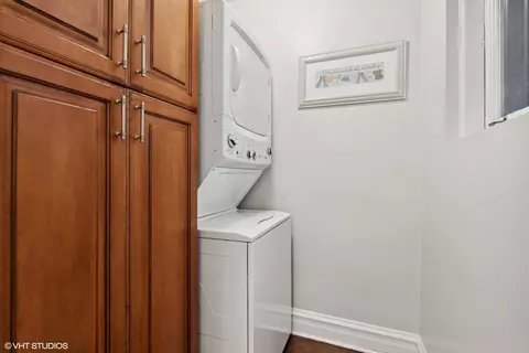 21 Elm St #1C, Chicago, IL 60611 photo 33