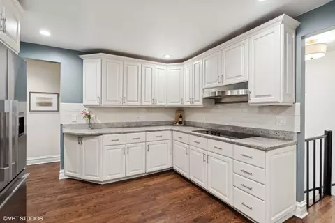21 Elm St #1C, Chicago, IL 60611 photo 17