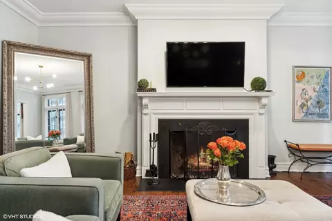 21 Elm St #1C, Chicago, IL 60611 photo 9