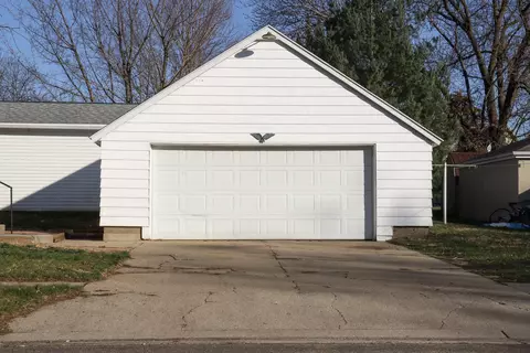 Exterior - 511 W Park St, Morrison, IL 61270 photo 4 of 4