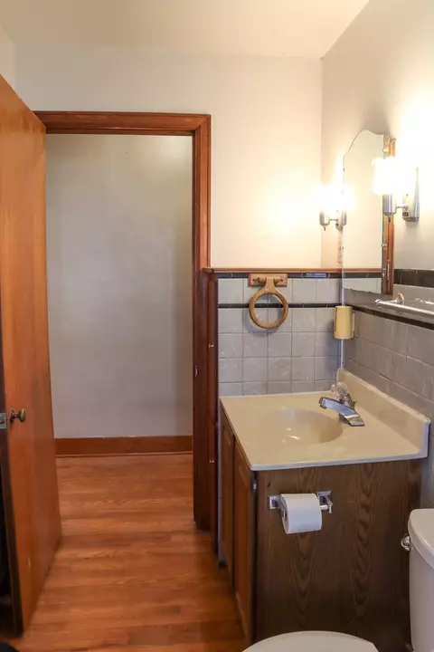 Bath - 511 W Park St, Morrison, IL 61270 photo 2 of 2