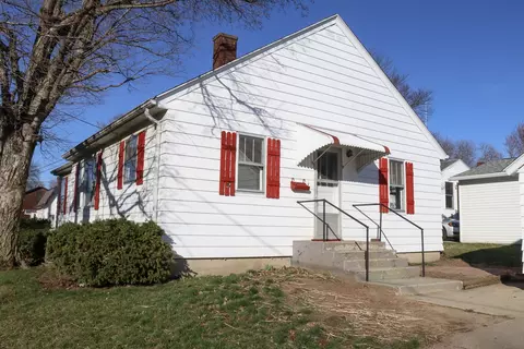 Exterior - 511 W Park St, Morrison, IL 61270 photo 3 of 4