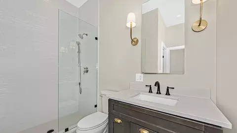 Bath - 230 Forest Ave, River Forest, IL 60305 photo 2 of 3