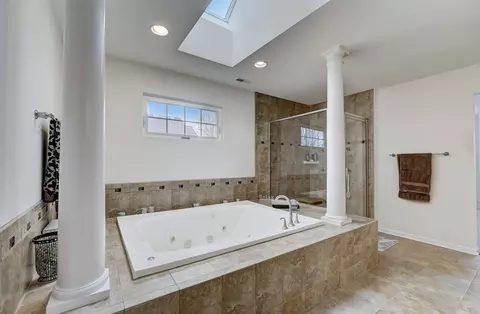 Bath - 20108 Aegina Dr, Olympia Fields, IL 60461 photo 2 of 5