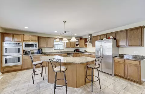 Kitchen - 20108 Aegina Dr, Olympia Fields, IL 60461 photo 2 of 3