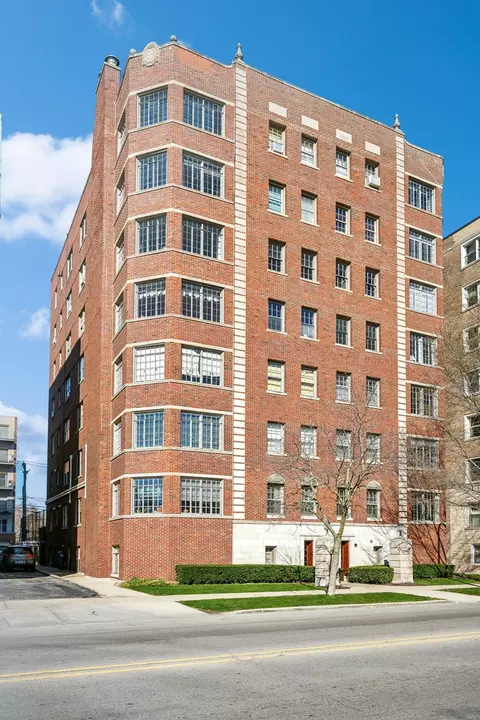 1426 Chicago Ave #4S, Evanston, IL 60201