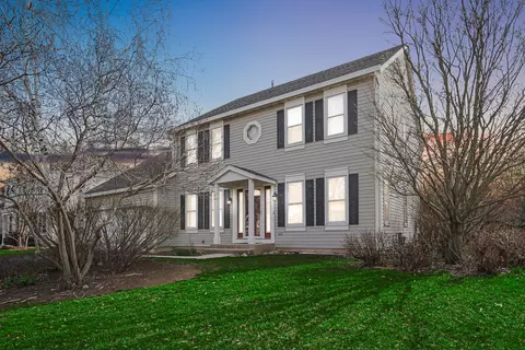201 Cottonwood Trl, Cary, IL 60013