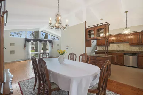 Dining - 110 N Hickory Ave, Bartlett, IL 60103 photo 2 of 3