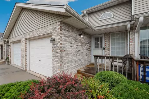 Exterior - 8050 Daniel Dr, Justice, IL 60458 photo 2 of 3