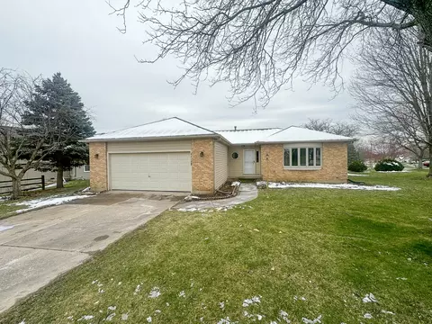 4715 Overland Trl, Mchenry, IL 60050