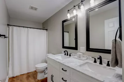 Bath - 2714 Evergreen Cir, Mchenry, IL 60050 photo 5 of 5