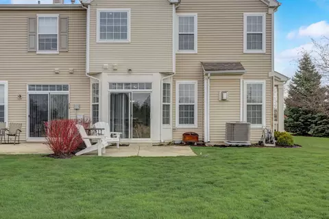 Exterior - 2714 Evergreen Cir, Mchenry, IL 60050 photo 2 of 8