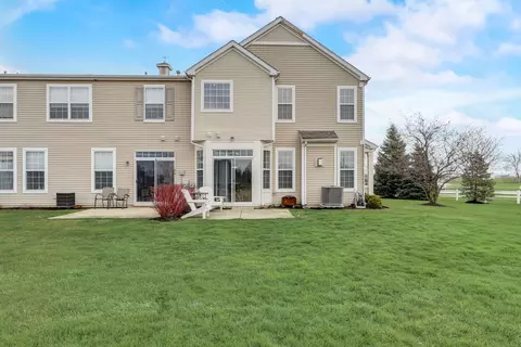 Exterior - 2714 Evergreen Cir, Mchenry, IL 60050 photo 4 of 8