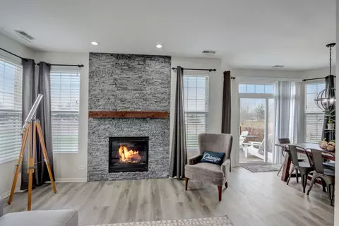Bedroom - 2714 Evergreen Cir, Mchenry, IL 60050 photo 1 of 6