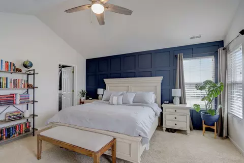 Bedroom - 2714 Evergreen Cir, Mchenry, IL 60050 photo 3 of 6