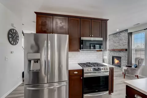 Kitchen - 2714 Evergreen Cir, Mchenry, IL 60050 photo 4 of 4