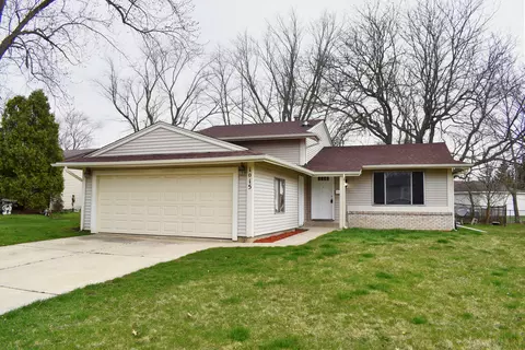 1015 Mildred Ln, University Park, IL 60484
