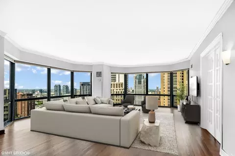 Living - 100 E Huron St #2602, Chicago, IL 60611 photo 1 of 3
